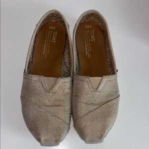 Toms Tan Flats Casual Slip-On Loafers women Sz 8.5 casual, minimalist, neutral